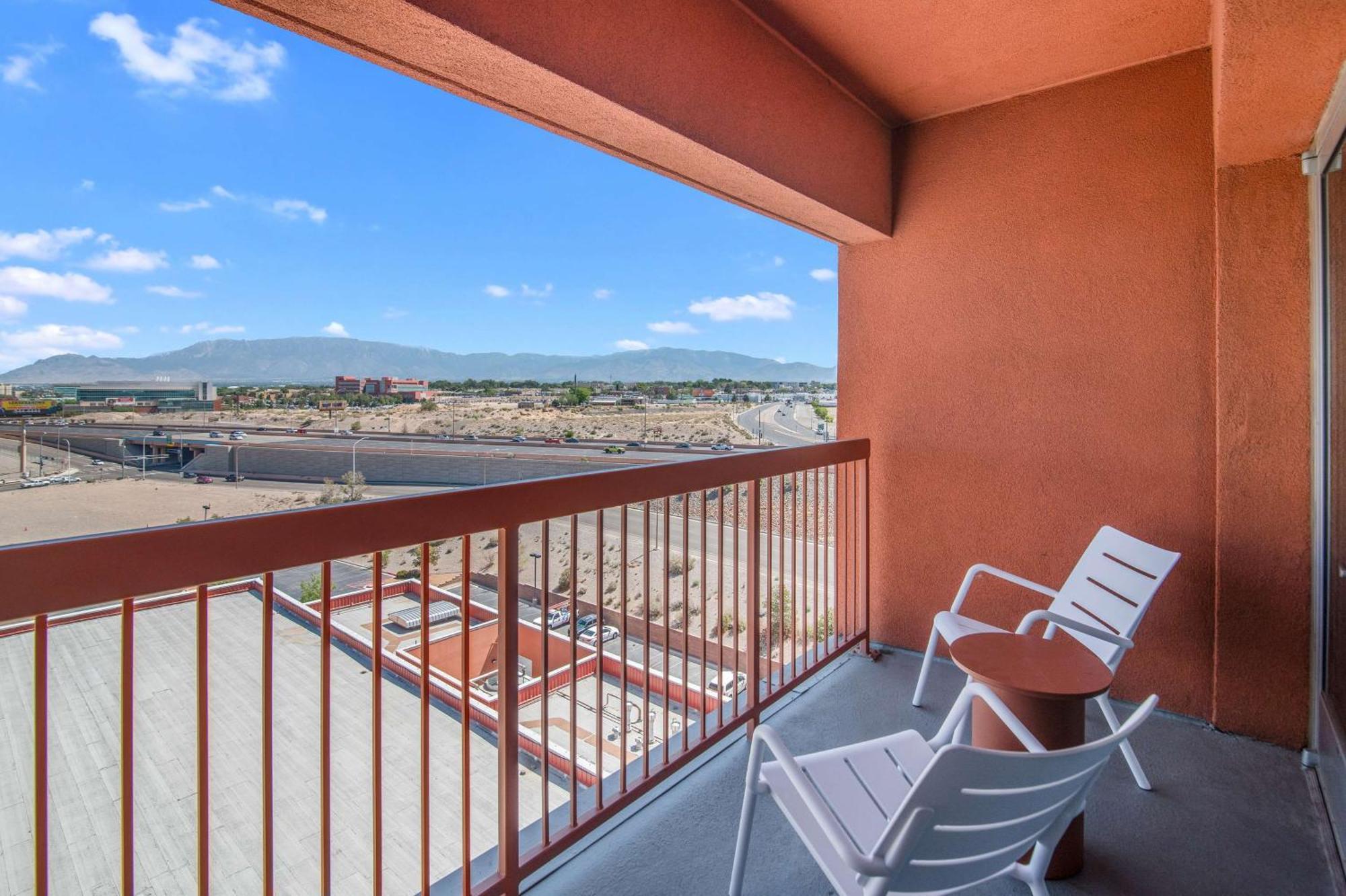 Embassy Suites By Hilton Albuquerque Exteriér fotografie